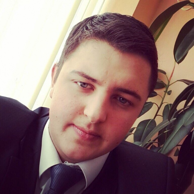 Максим Колосов