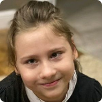 Ульяна учится ходить